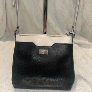 ⏳️ 9 West Black and White Crossbody Bag